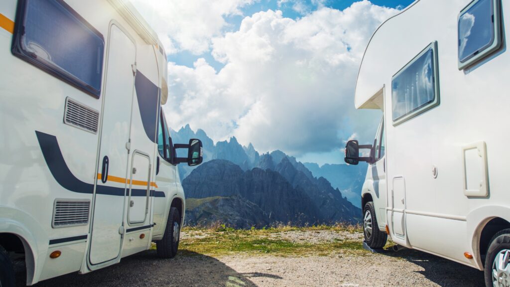 How much does a camper & RV weigh?