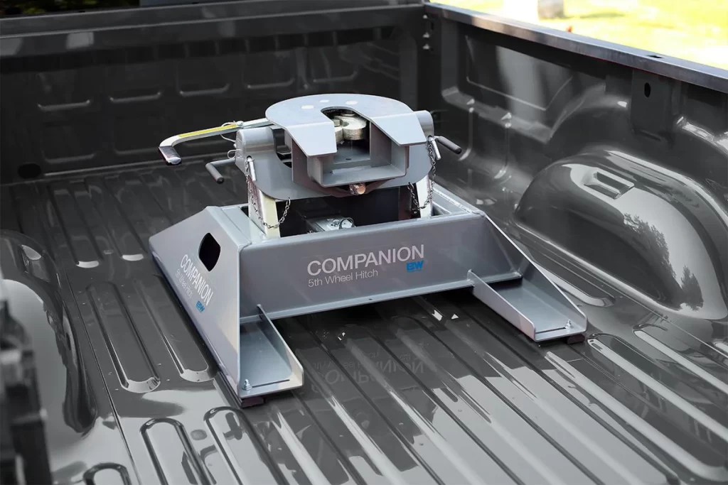 Fifth (5th) wheel vs gooseneck trailer hitch